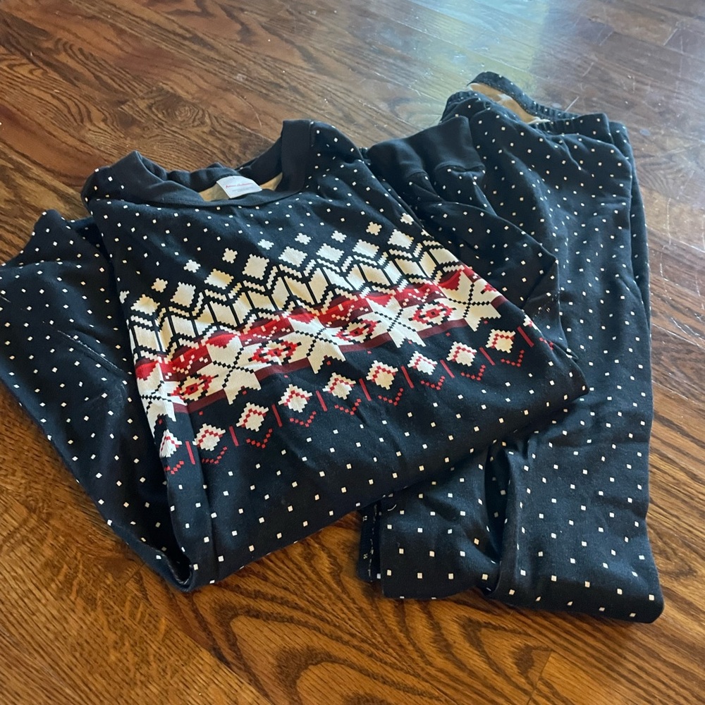 Hanna Andersson Men’s pajamas in Heritage Fair Isle in black Size Large like new